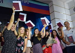 Тысячи студентов по всей стране приняли участие во Всероссийском выпускном 