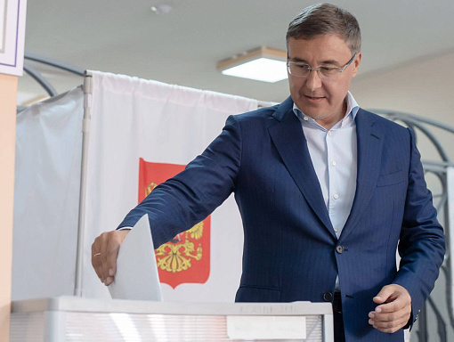 Валерий Фальков принял участие в Едином дне голосования