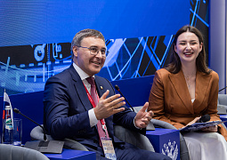 Валерий Фальков провел традиционную встречу со студенческим медиацентром Минобрнауки на полях ПМЭФ в день старта приемной кампании  