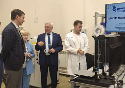 Замглавы Минобрнауки России посетил 7 научных организаций во Владивостоке и провел совещание с их руководителями 