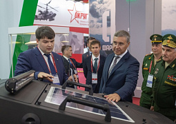 Валерий Фальков посетил форум «Армия-2020»