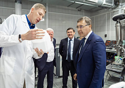 Валерий Фальков посетил подведомственные Минобрнауки научные институты, расположенные в Свердловской области