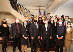 Глава Минобрнауки России Валерий Фальков прибыл с рабочим визитом в Париж 