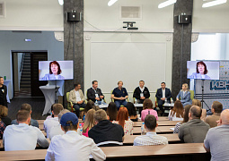 О юморе, креативе и высшем образовании: в Калининграде обсудили развитие креативных экономик в регионах