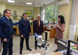 Валерий Фальков встретился с молодыми учеными Института морской геологии и геофизики Дальневосточного отделения РАН